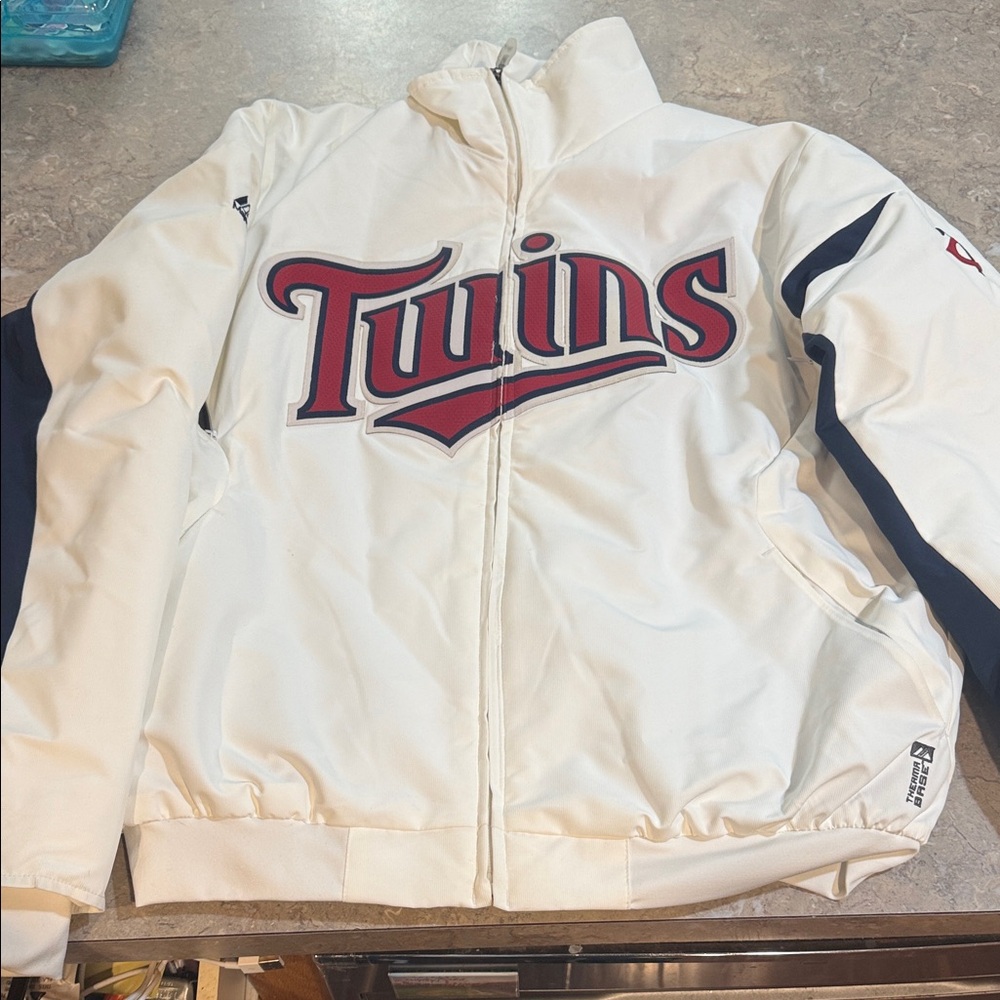 majestic Minnesota Twins size small women’s jacket good used condition.